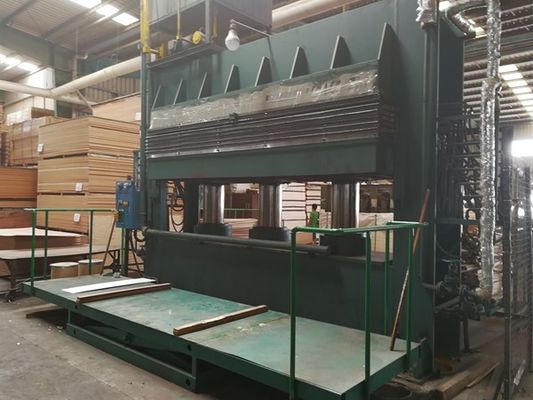 Top A Engineered Wood Veneer Cuci Apricot Hitam Crown Grain Warna Gelap Untuk Dekorasi Lemari Hotel