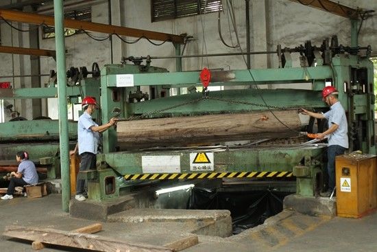 Fancy Wood Veneer Santos Rosewood Man-made Veneer Sheet 2050-3200mm Untuk Alat Musik China Factory