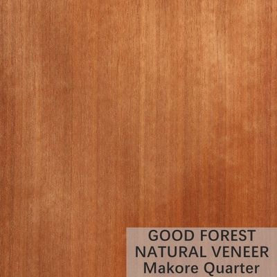 Warna Makore Natural Wood Veneer Crown Cut Grain Layanan Disesuaikan