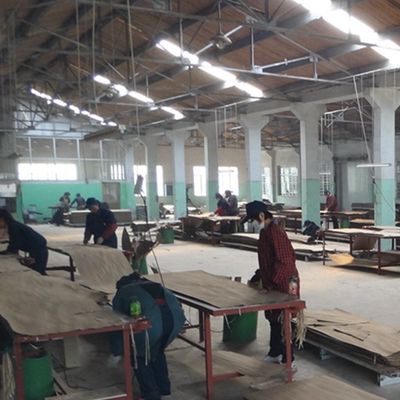Berasap Sapele Pommele Insinyur Oak Veneer Ketebalan 0.18-0.6mm Untuk Panel Dinding