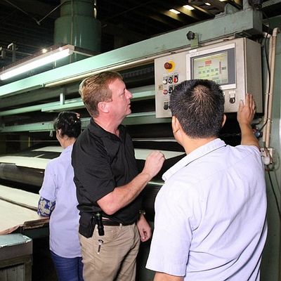 Kabinet / Pintu Kontras Garis Hitam Mahkota Butir Veneer Kayu Jati Alami 0.15-0.55mm