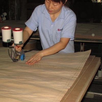 Basis MDF / Chipboard / Papan Partikel Berbasis Panel Veneer Kayu Makore 2440x1220mm