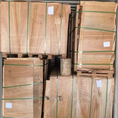 2440*1220 Seluruh bagian Gabon Okume veneer kayu 0,2mm - 0,4mm Untuk Fancy Panel Pabrik