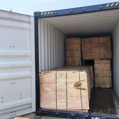 2440*1220 Seluruh bagian Gabon Okume veneer kayu 0,2mm - 0,4mm Untuk Fancy Panel Pabrik