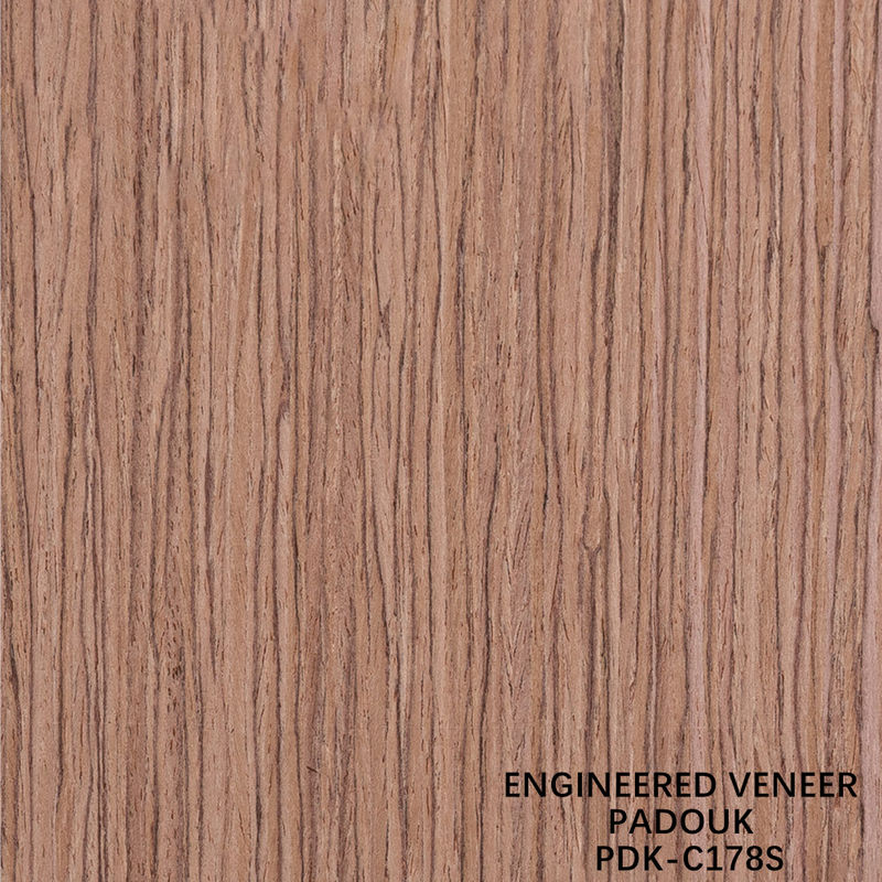 Teknik Pengerjaan Kayu Veneer Padouk Segitiga Segitiga Segitiga Teknik Ketebalan 0,5mm Untuk Wajah Kabinet
