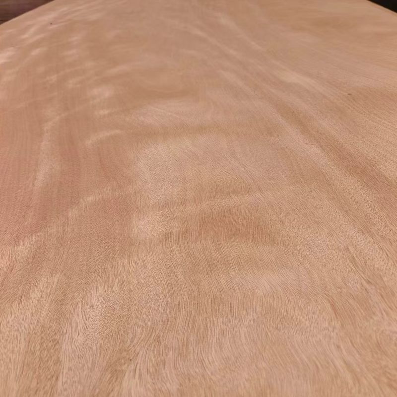 2440*1220 Seluruh bagian Gabon Okume veneer kayu 0,2mm - 0,4mm Untuk Fancy Panel Pabrik